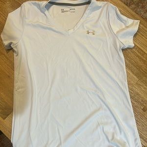 Under Armour dri-fit vneck tshirt